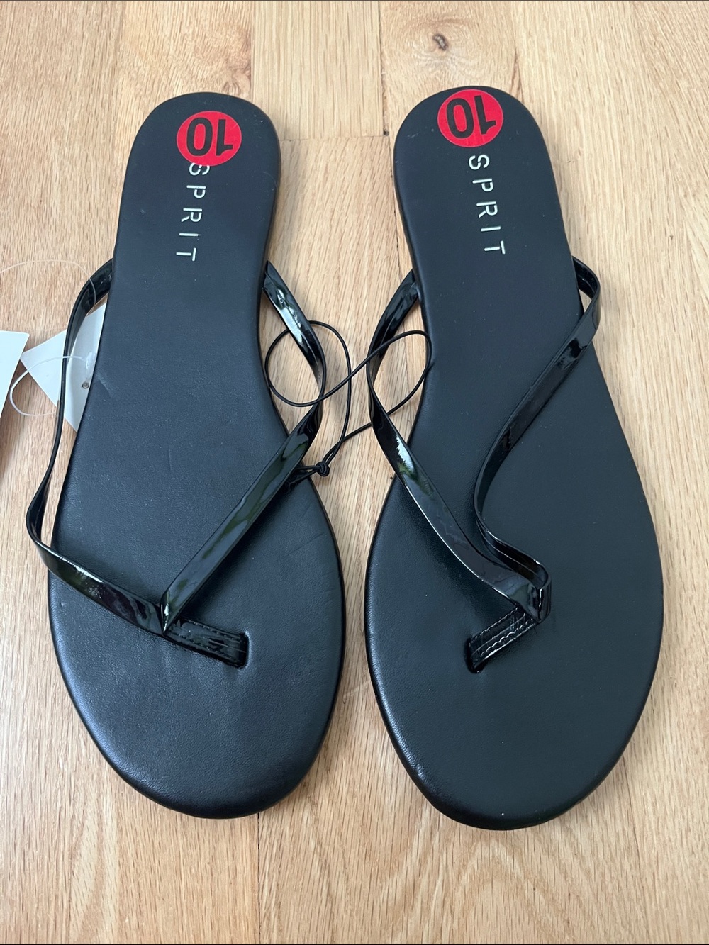 Esprit Black Patent Thong Sandals with Sleek Straps